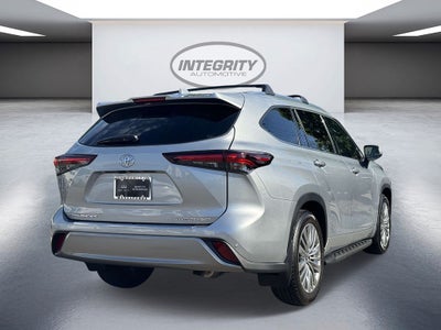2025 Toyota Highlander Platinum