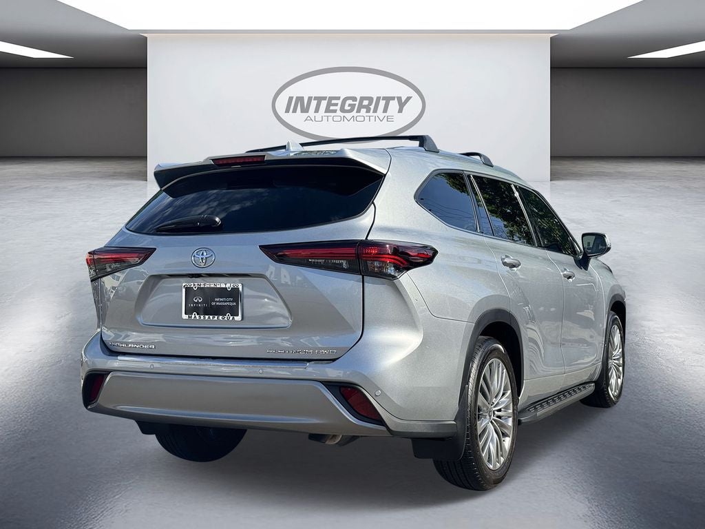 2025 Toyota Highlander Platinum