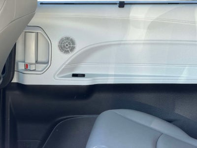 2026 Toyota Sienna XLE 8 Passenger