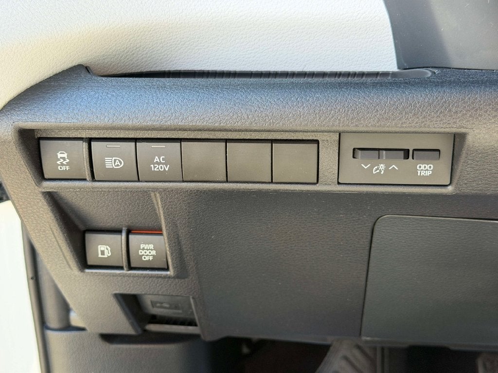2026 Toyota Sienna XLE 8 Passenger