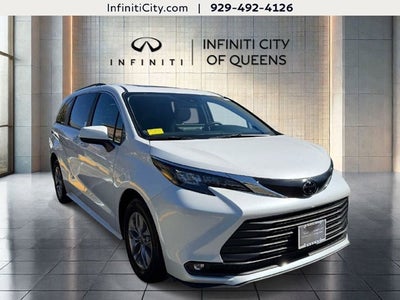 2026 Toyota Sienna XLE 8 Passenger