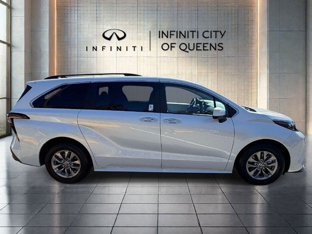 2026 Toyota Sienna XLE 8 Passenger