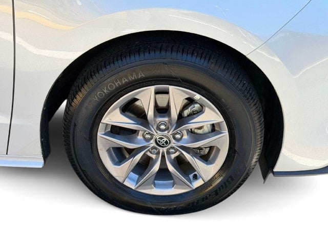 2026 Toyota Sienna XLE 8 Passenger