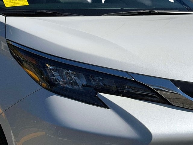 2026 Toyota Sienna XLE 8 Passenger
