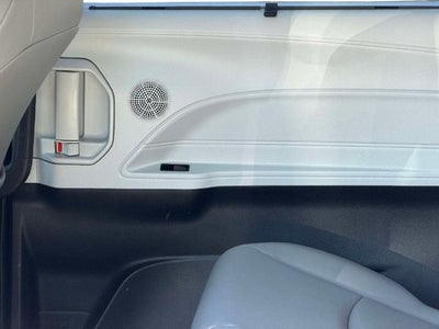 2026 Toyota Sienna XLE 8 Passenger