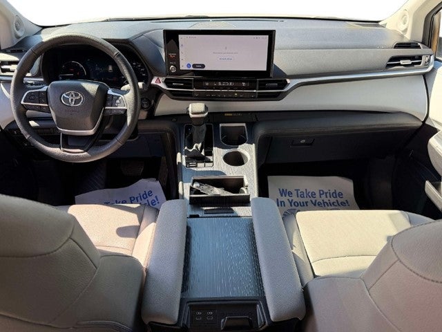 2026 Toyota Sienna XLE 8 Passenger