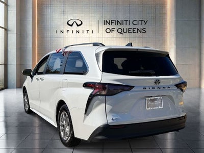 2026 Toyota Sienna XLE 8 Passenger