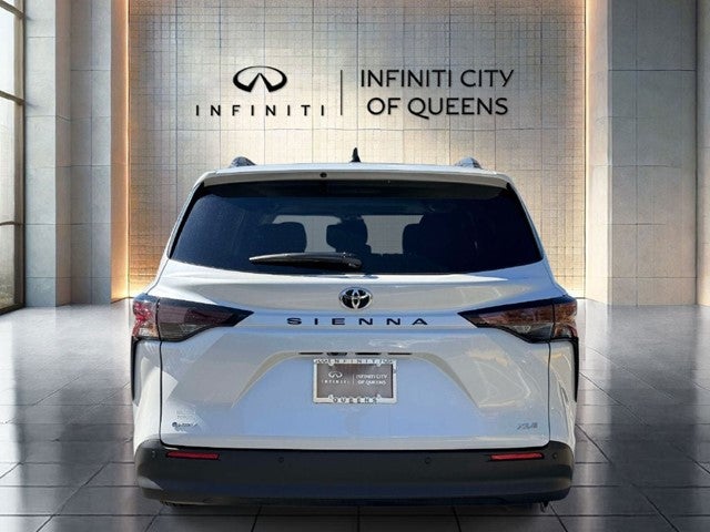2026 Toyota Sienna XLE 8 Passenger