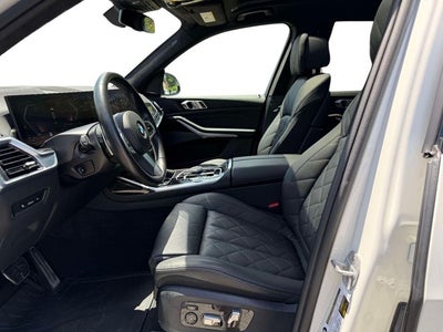 2025 BMW X7 xDrive40i