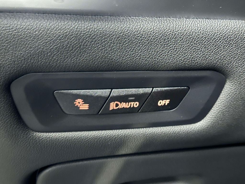 2025 BMW X6 xDrive40i