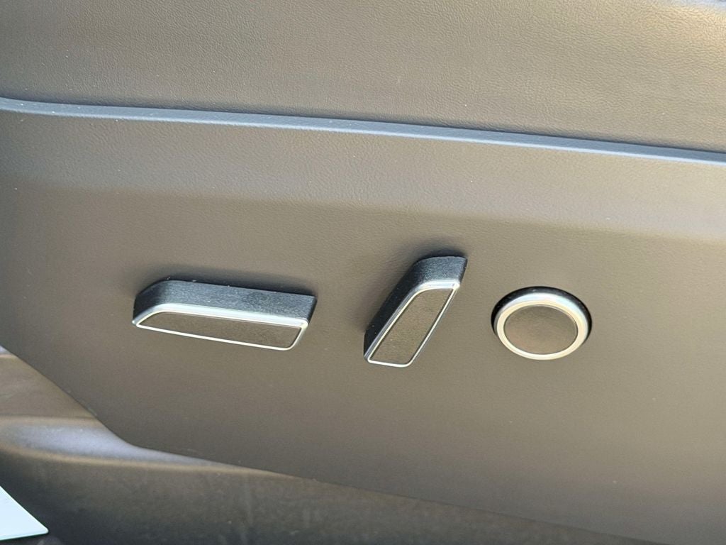2023 Tesla Model X Base