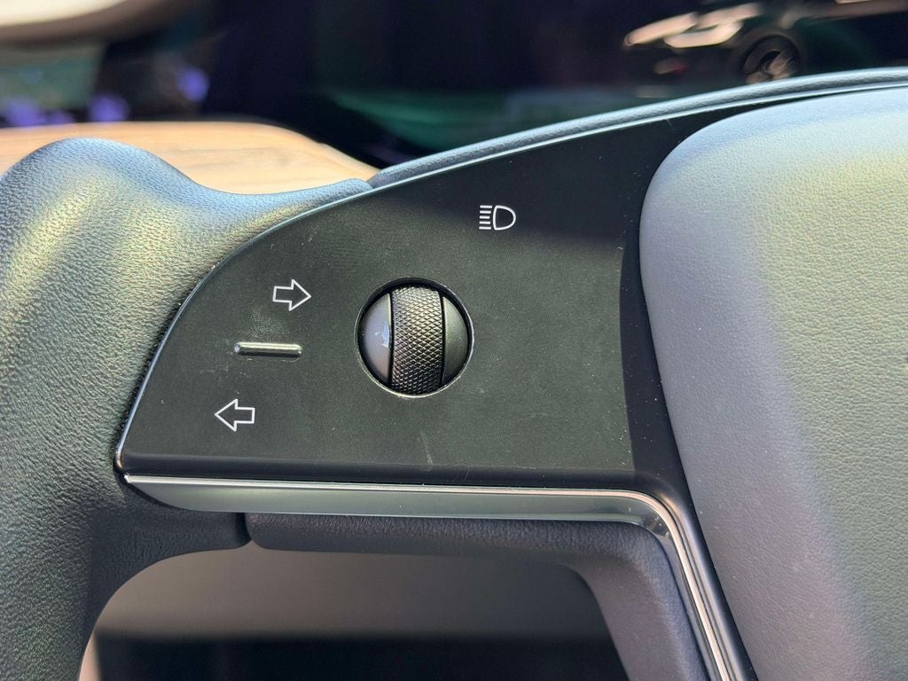 2023 Tesla Model X Base