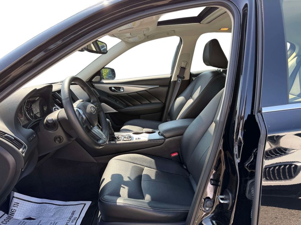 2023 INFINITI Q50 LUXE