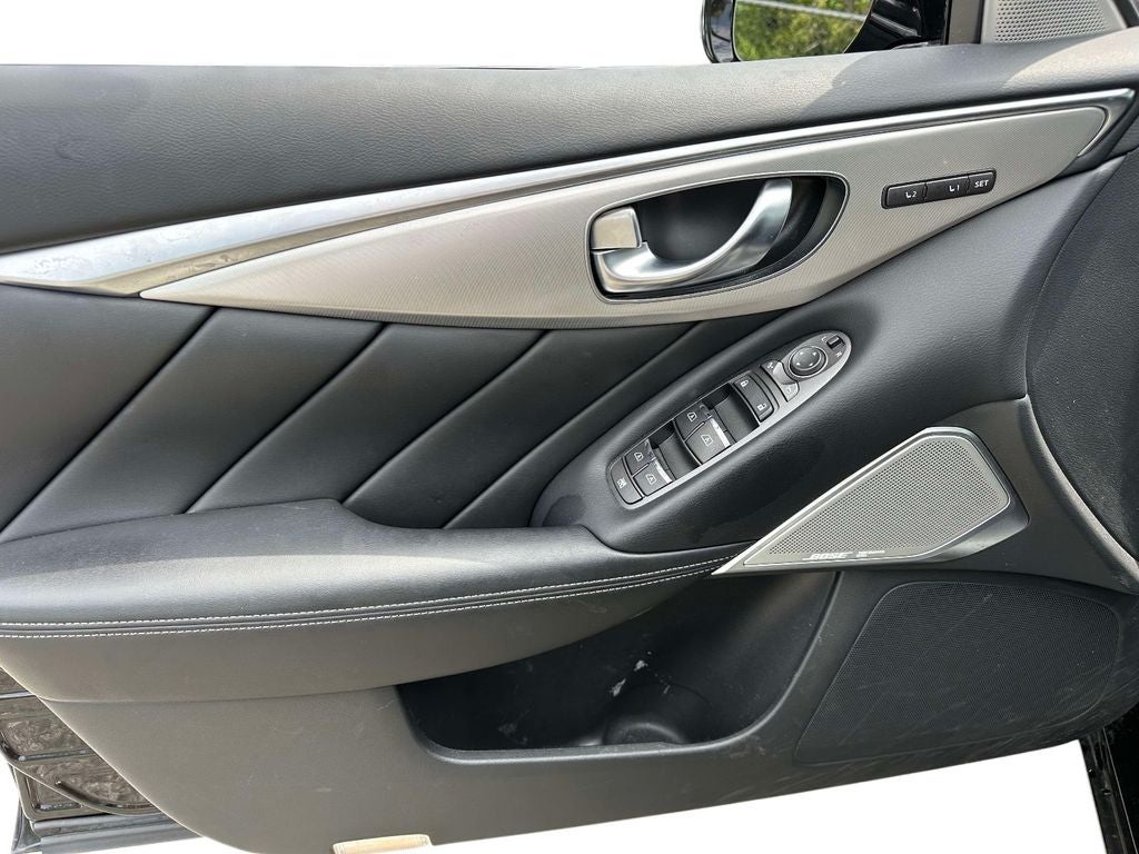 2023 INFINITI Q50 LUXE