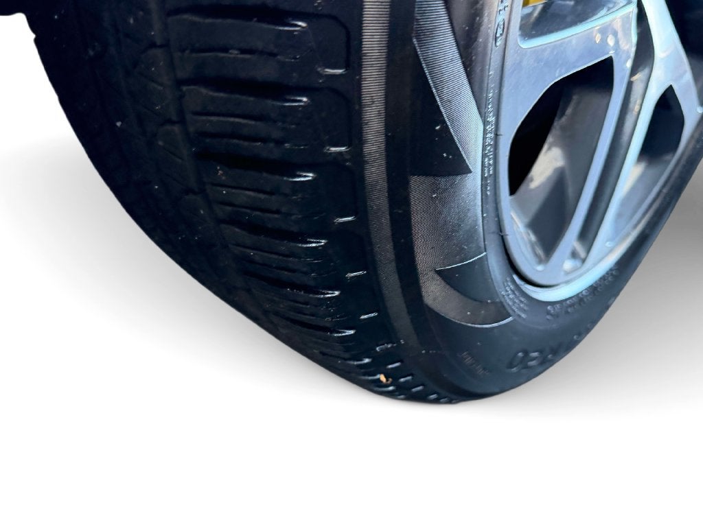 2025 Land Rover Defender 110 X-Dynamic SE