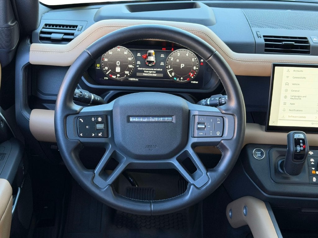 2025 Land Rover Defender 110 X-Dynamic SE