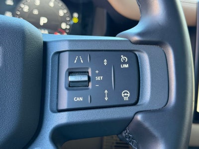 2025 Land Rover Defender 110 X-Dynamic SE