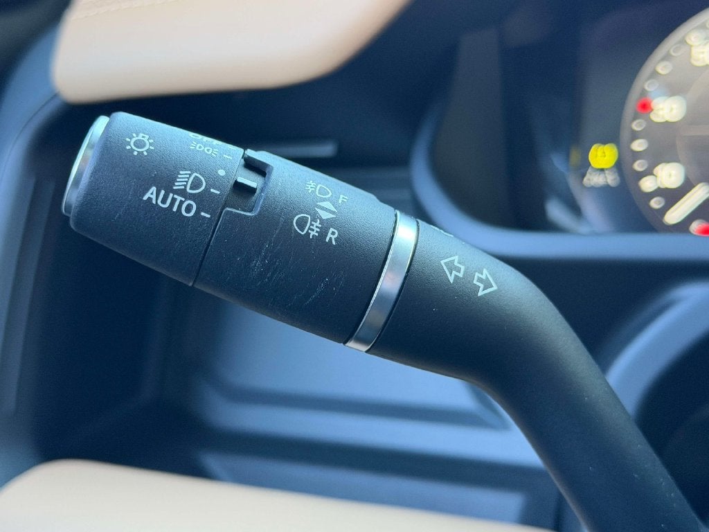 2025 Land Rover Defender 110 X-Dynamic SE
