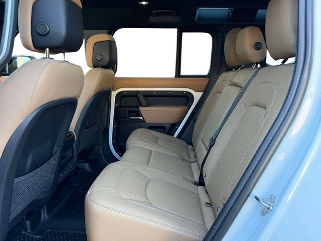 2025 Land Rover Defender 110 X-Dynamic SE