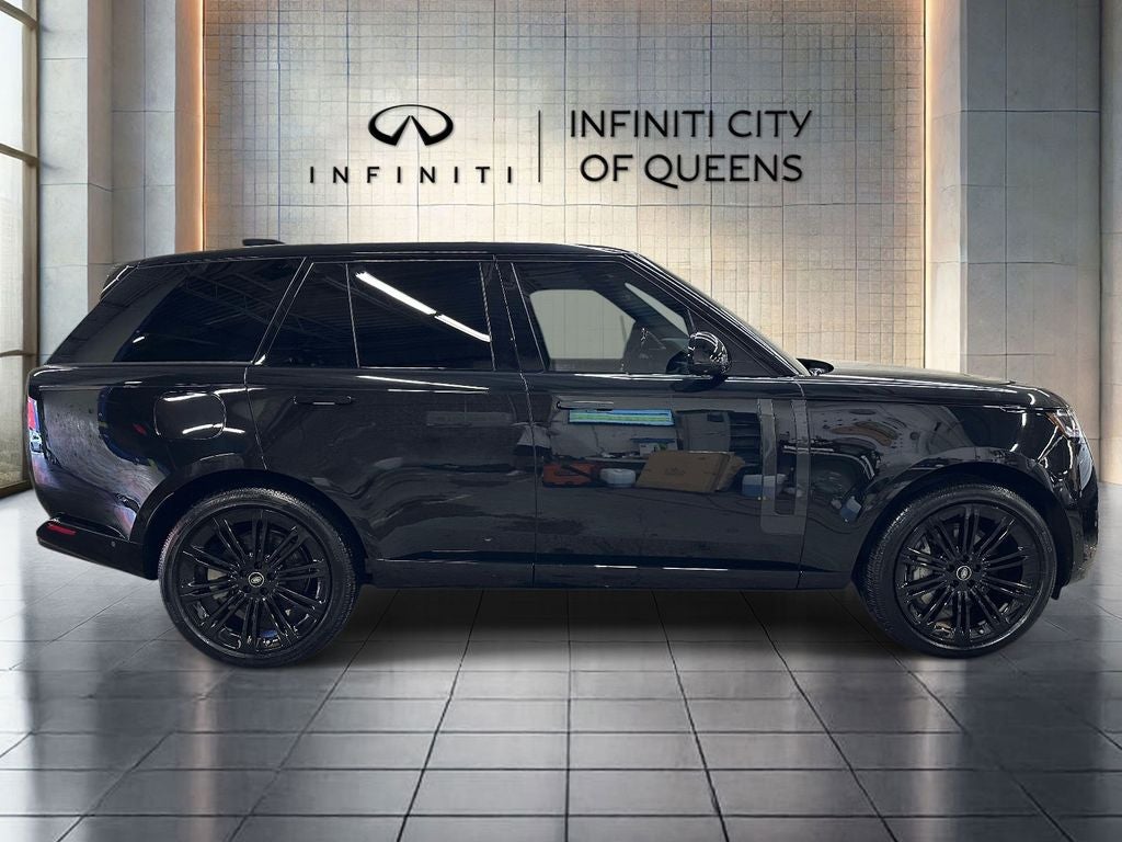 2025 Land Rover Range Rover SE
