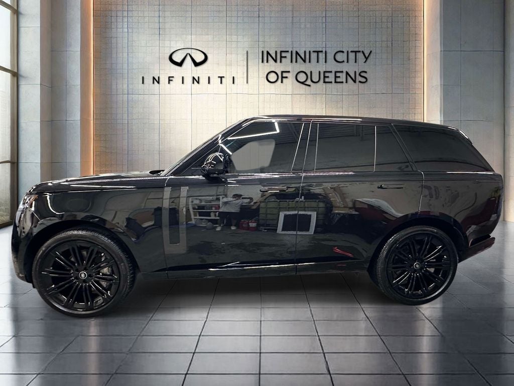 2025 Land Rover Range Rover SE