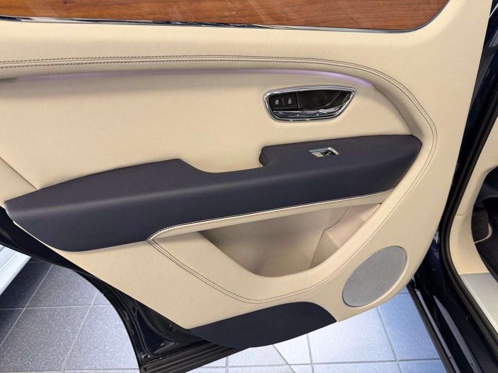 2024 Bentley Bentayga V8