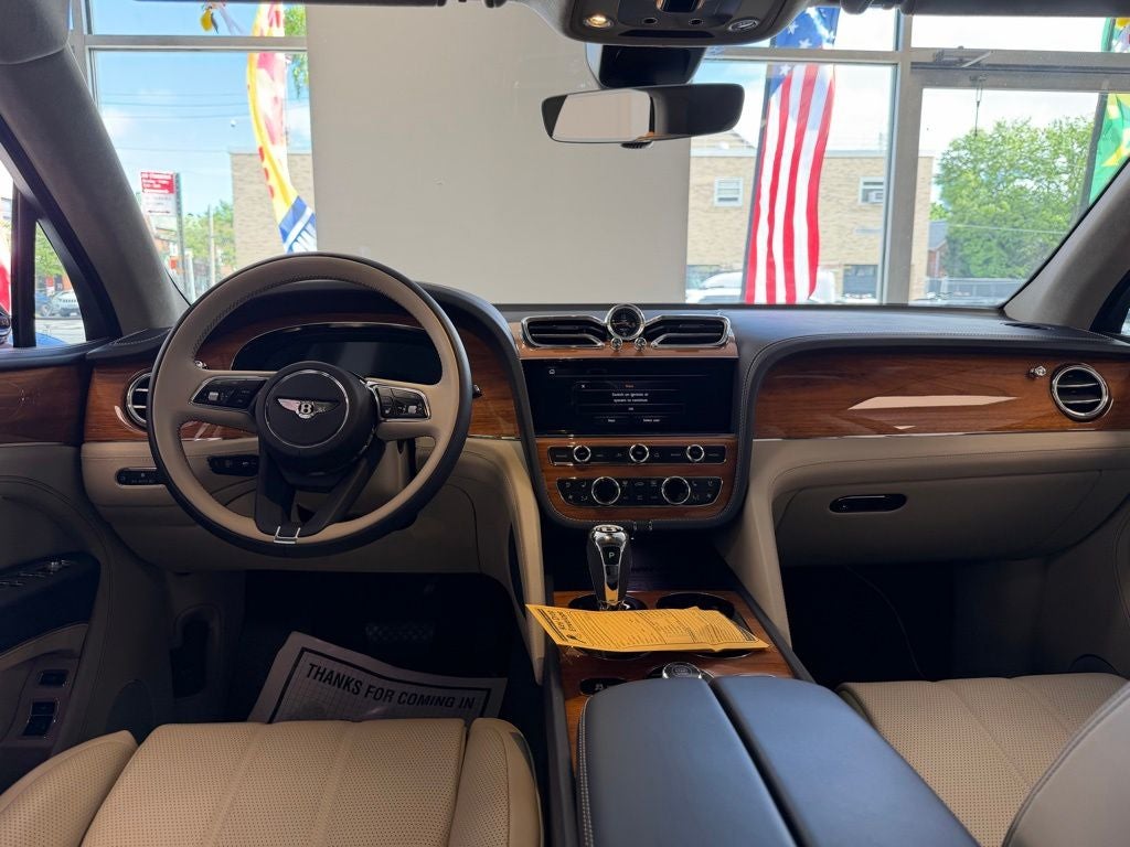 2024 Bentley Bentayga V8