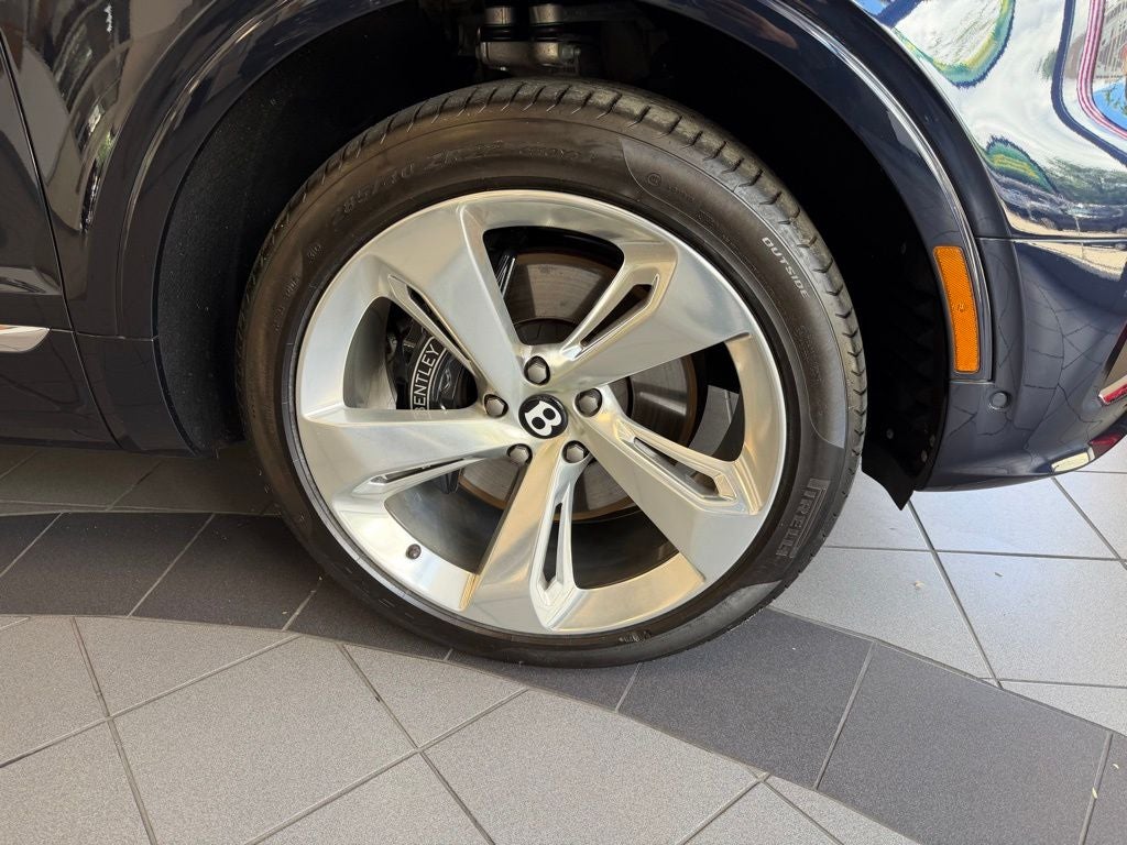 2024 Bentley Bentayga V8