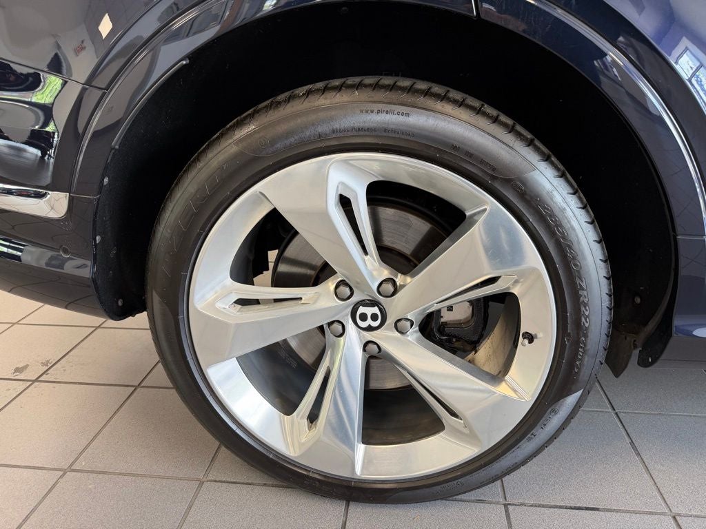 2024 Bentley Bentayga V8