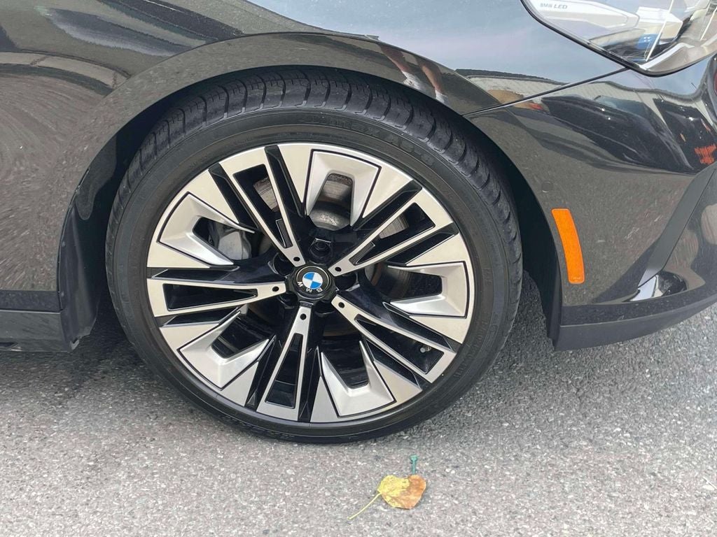 2025 BMW 5 Series 530i xDrive