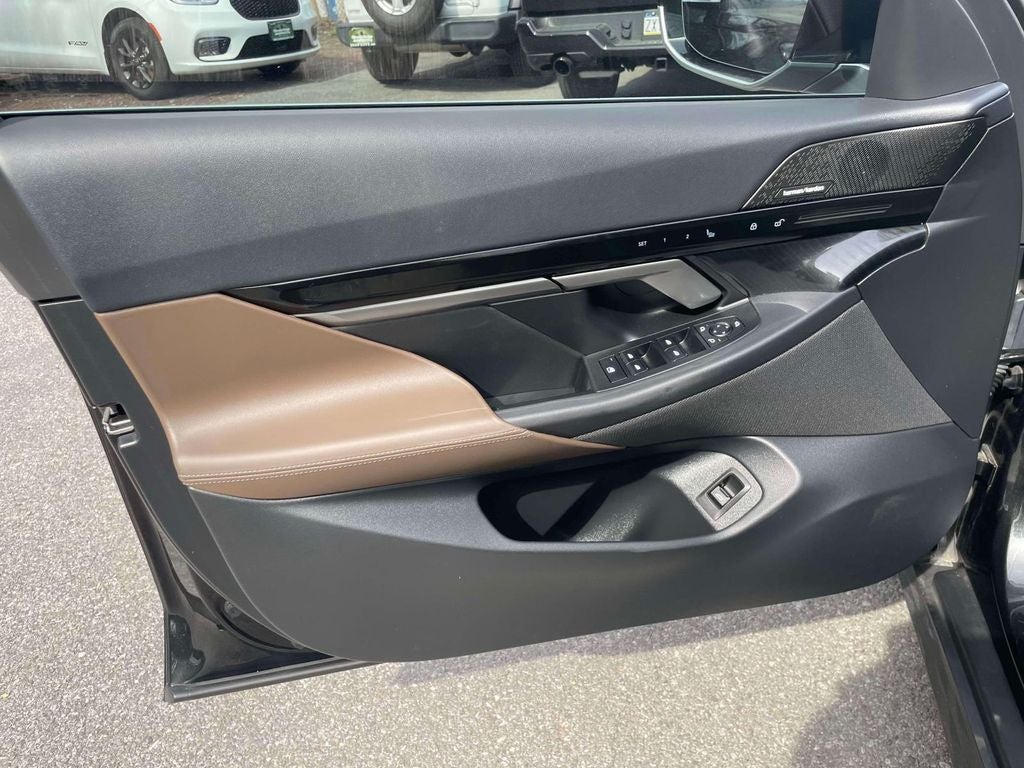 2025 BMW 5 Series 530i xDrive