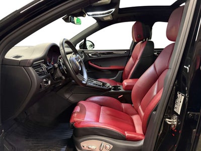 2024 Porsche Macan T