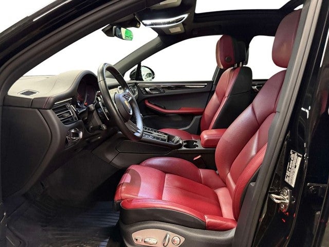 2024 Porsche Macan T