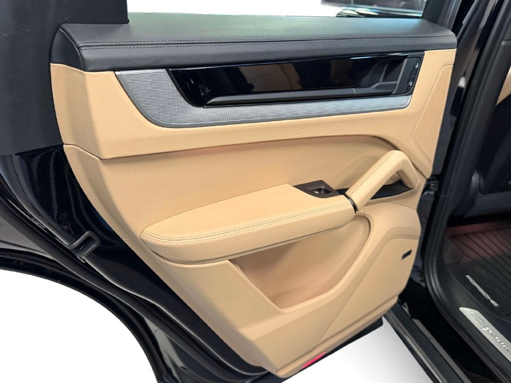 2024 Porsche Cayenne S