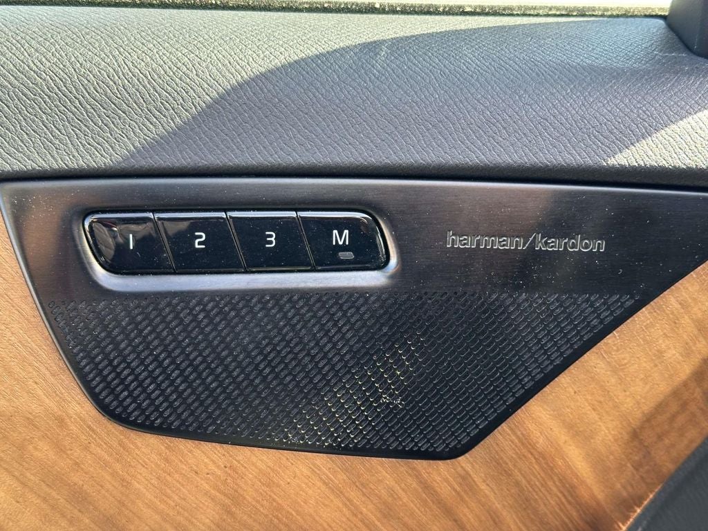 2023 Volvo XC90 B6 Plus 6-Seater