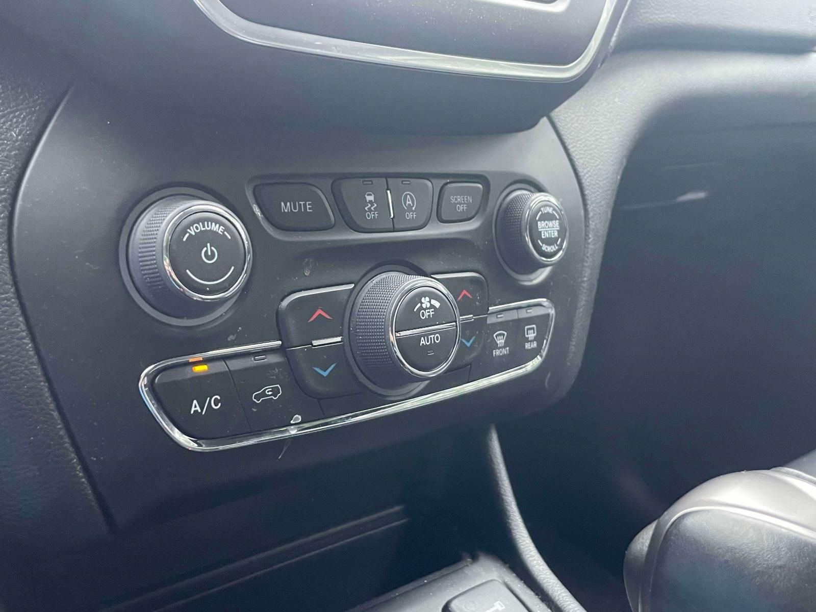 2022 Jeep Cherokee Latitude Lux 4x4