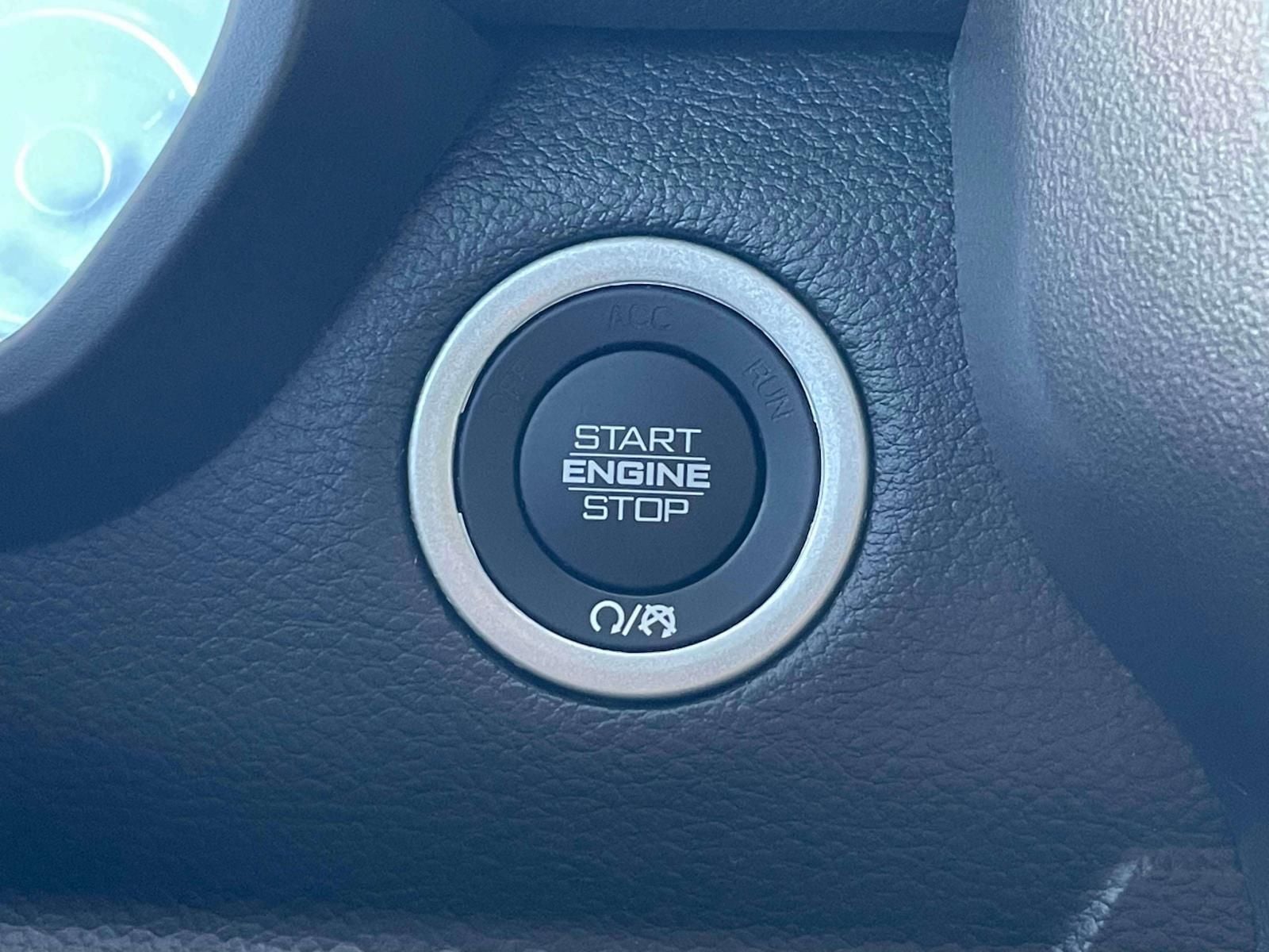 2023 RAM 1500 Laramie Crew Cab 4x4 5'7' Box