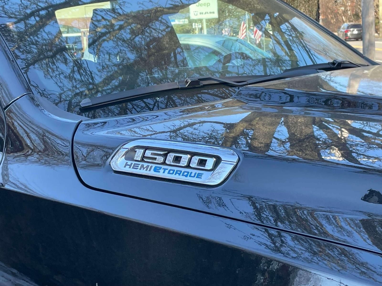 2023 RAM 1500 Laramie Crew Cab 4x4 5'7' Box