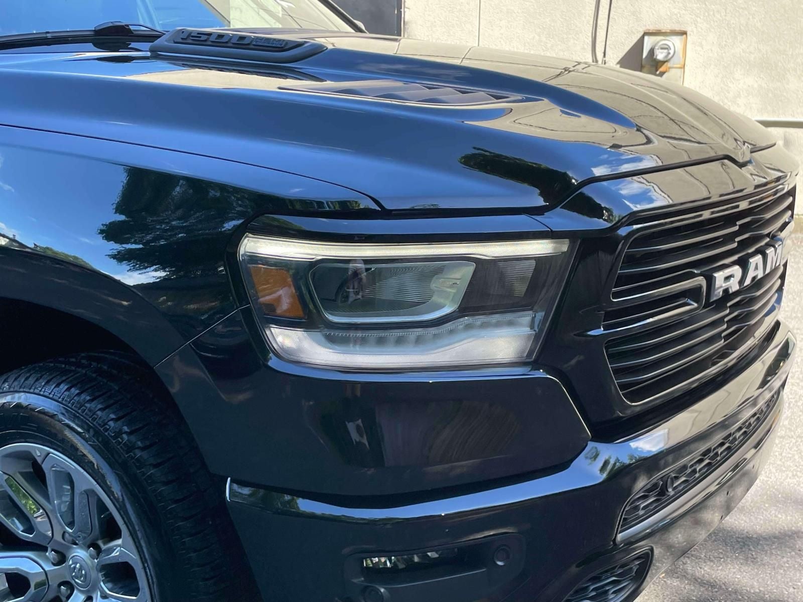 2023 RAM 1500 Laramie Crew Cab 4x4 5'7' Box