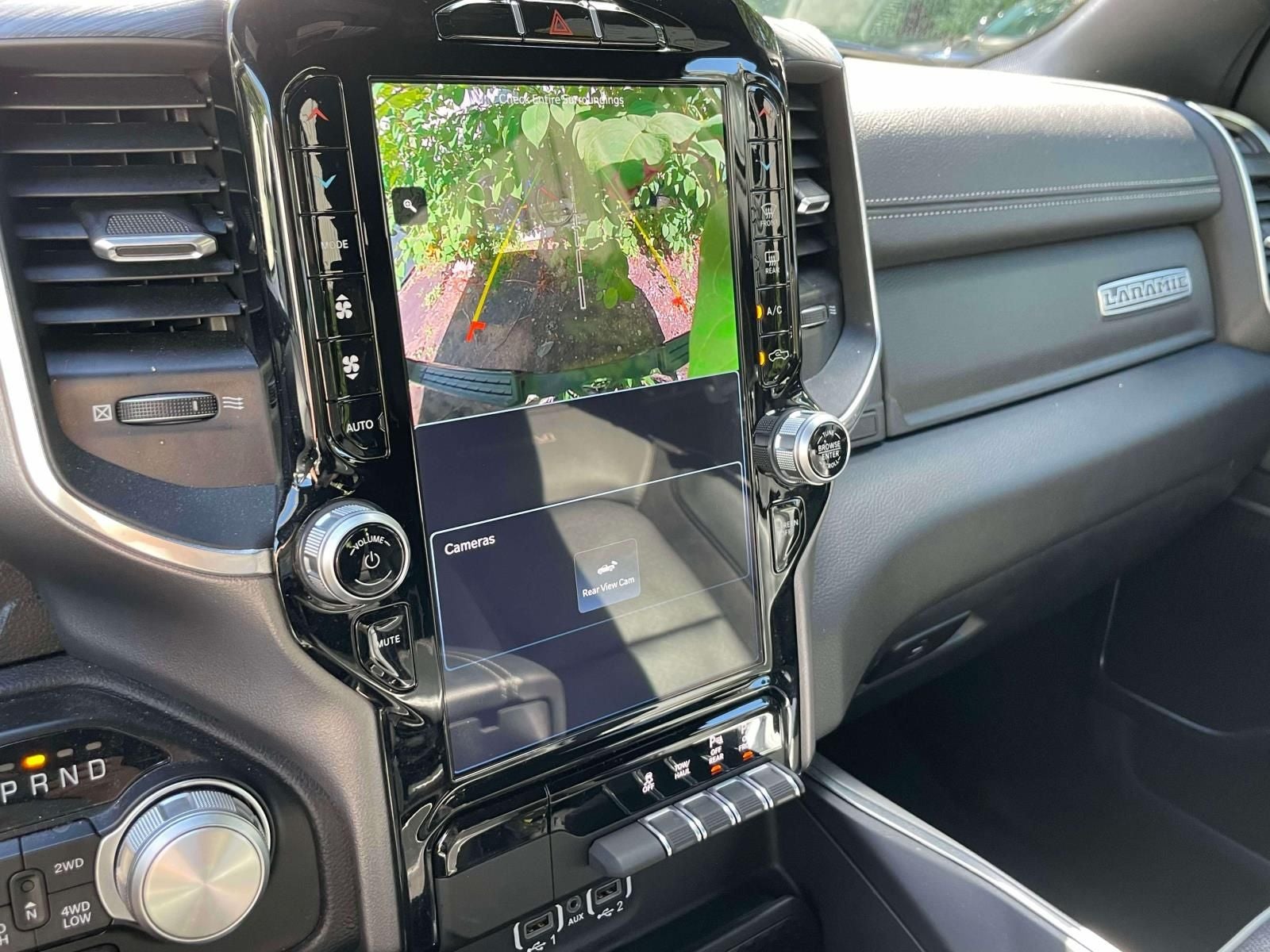 2023 RAM 1500 Laramie Crew Cab 4x4 5'7' Box