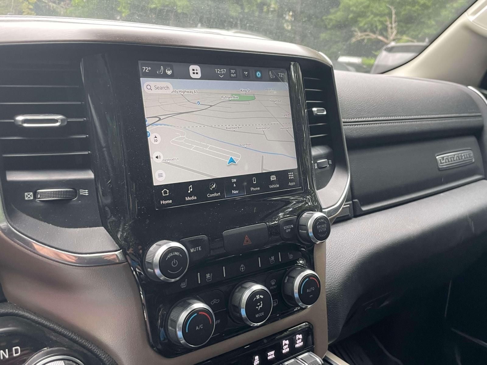 2022 RAM 1500 Laramie Crew Cab 4x4 5'7' Box