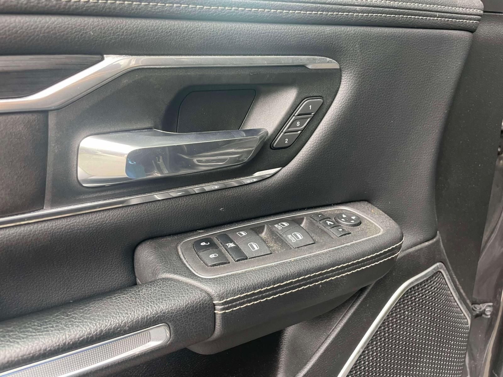 2023 RAM 1500 Laramie Crew Cab 4x4 5'7' Box