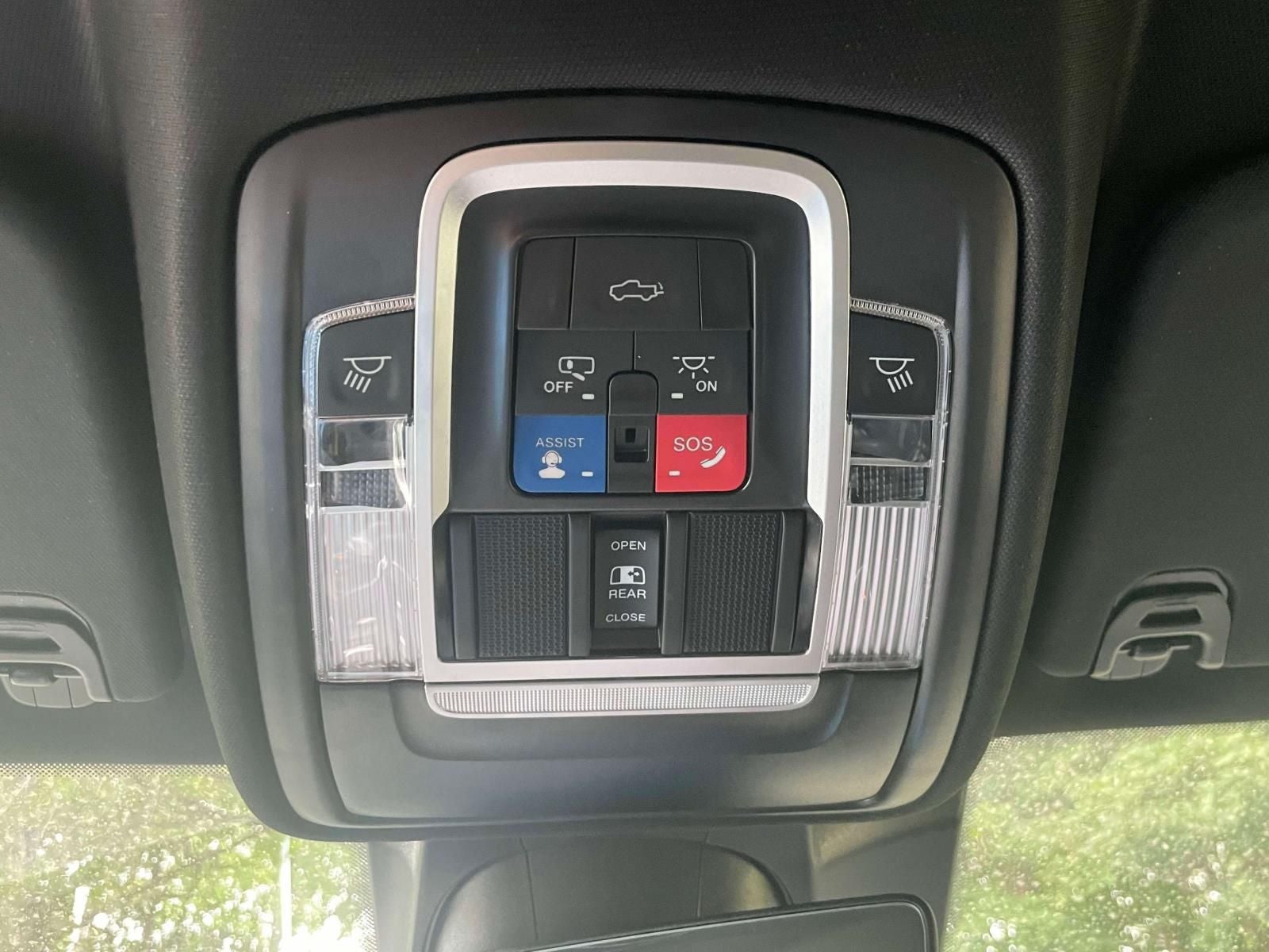 2023 RAM 1500 Laramie Crew Cab 4x4 5'7' Box