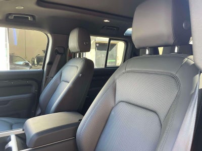 2025 Land Rover Defender 110 P300