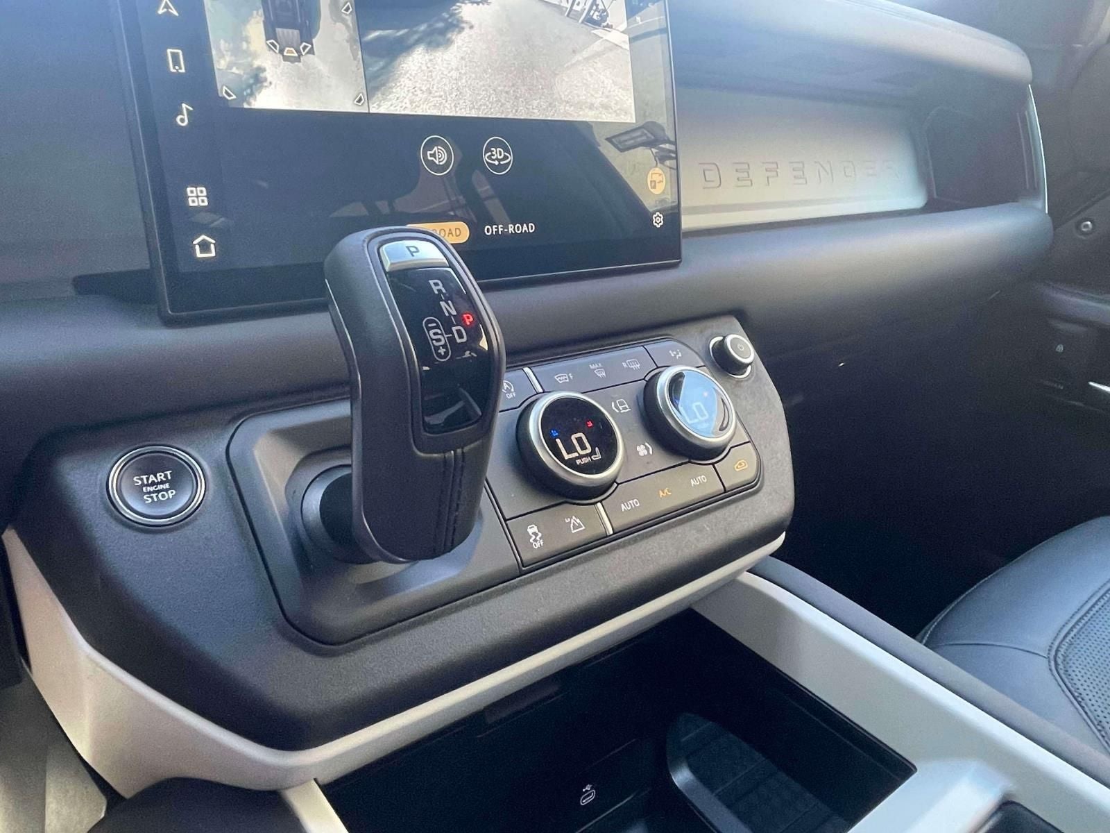 2025 Land Rover Defender 110 P300