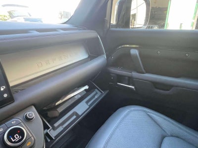 2025 Land Rover Defender 110 P300