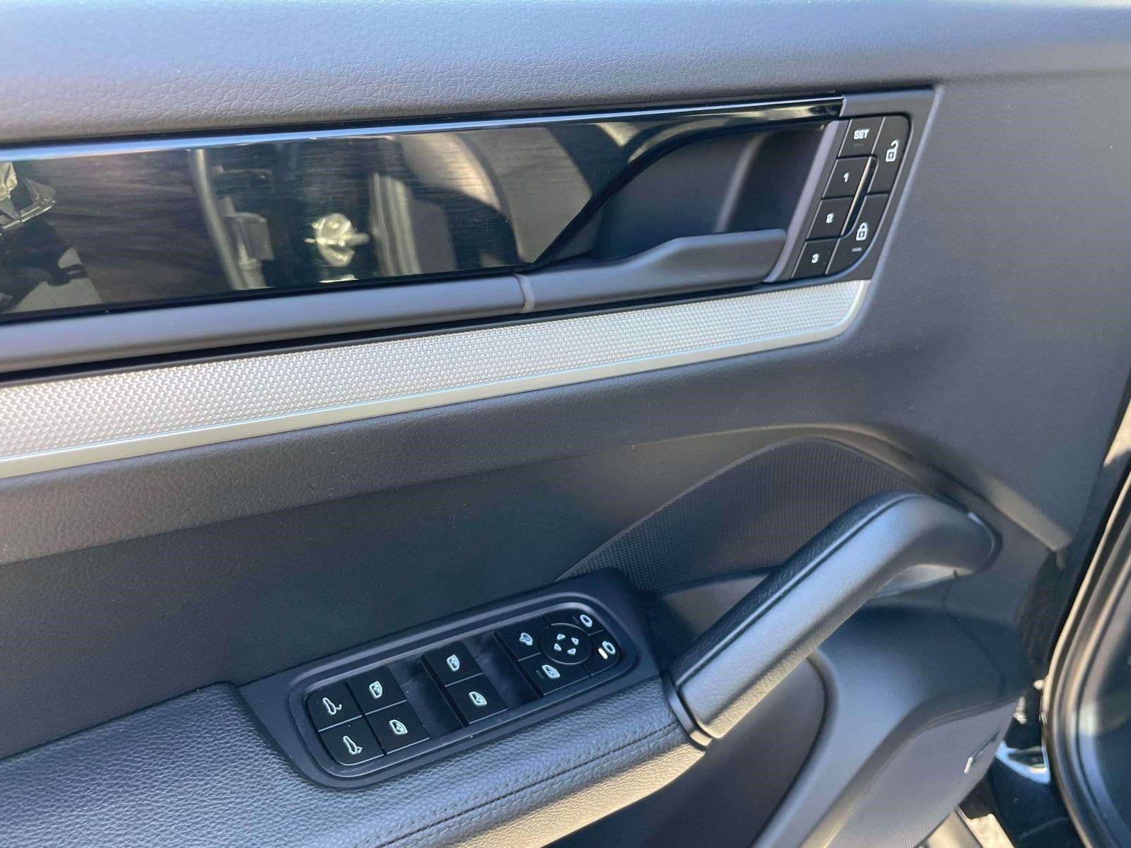 2024 Porsche Cayenne Base