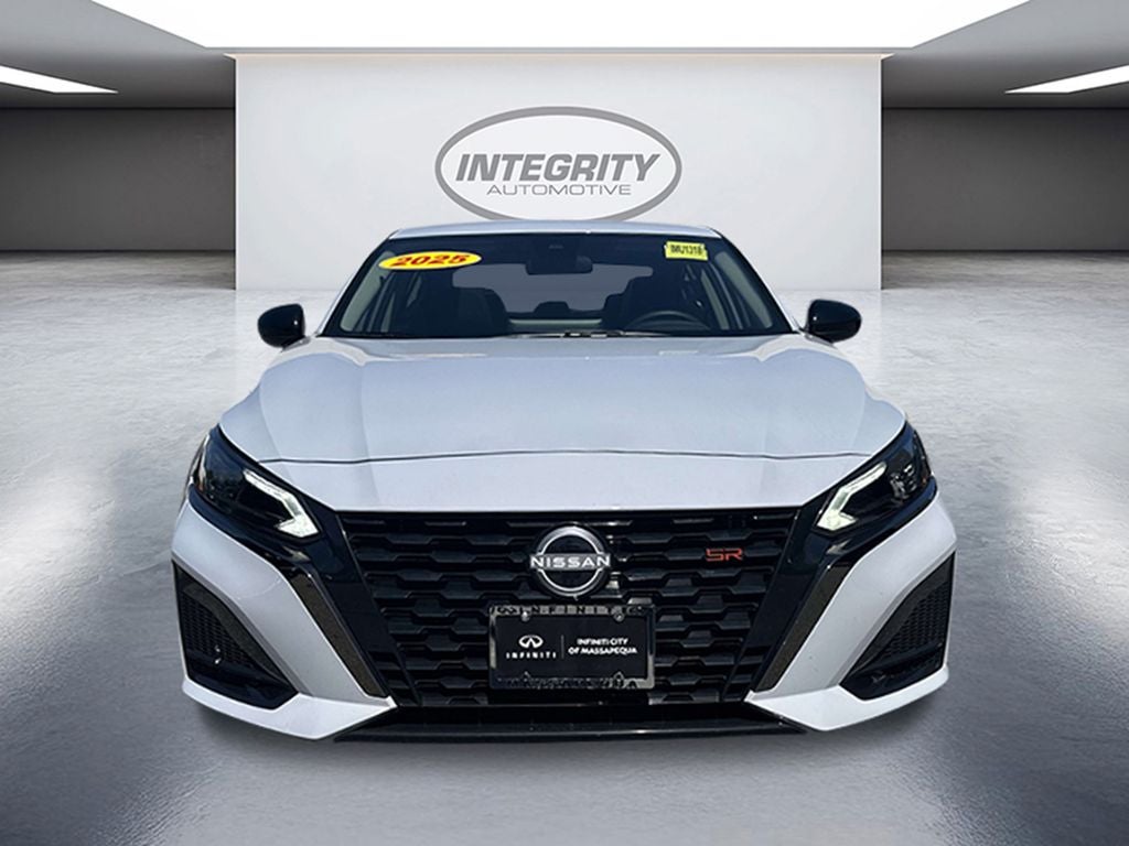 2025 Nissan Altima 2.5 SR