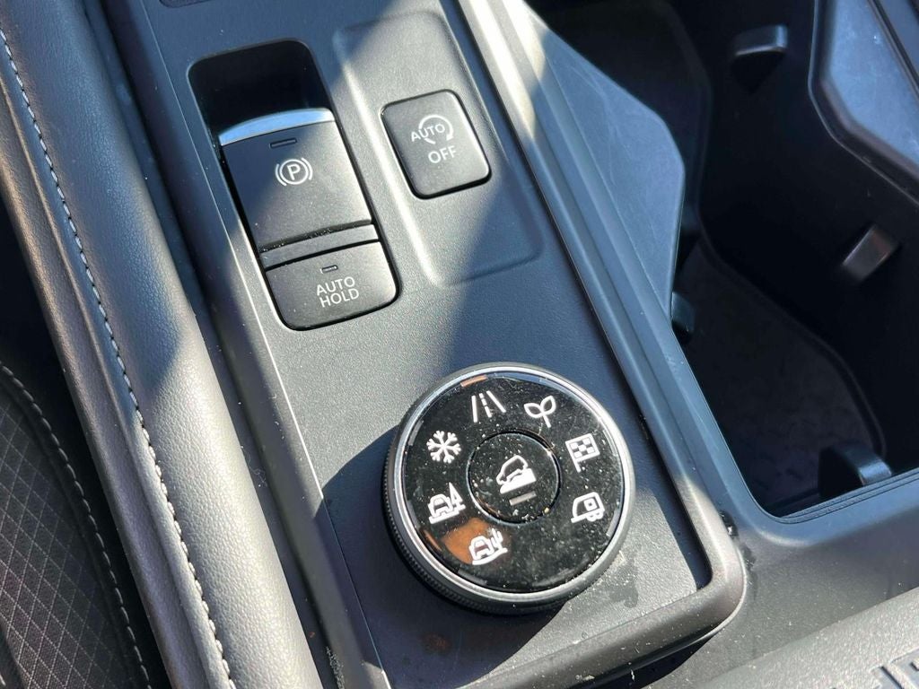 2025 Nissan Pathfinder S