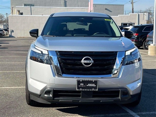 2025 Nissan Pathfinder S